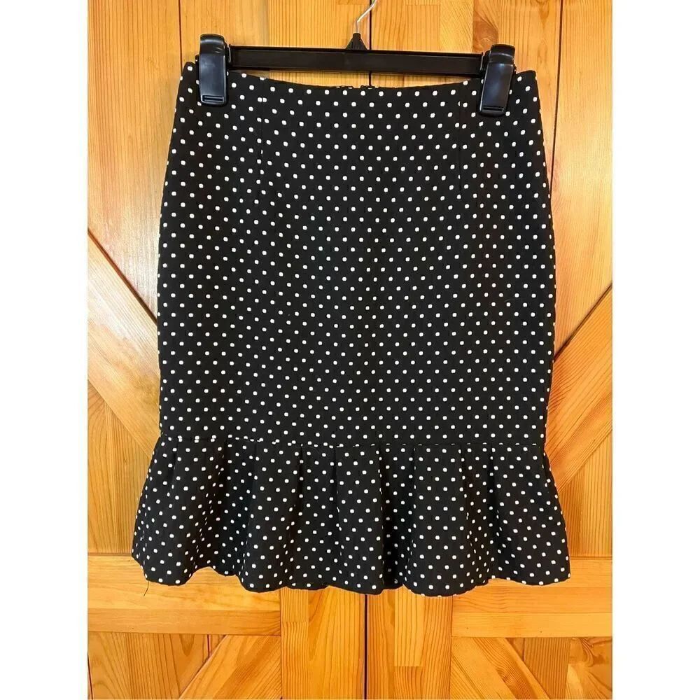 White House Black Market womens skirt black polkadot, ￼trumpet size 0 (3608)